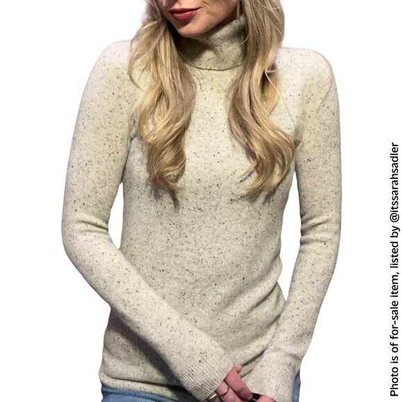 Bloomingdale’s 100% Cashmere Turtleneck Sweater (Color: Gray/Black, Size: XS) - Picture 1 of 6